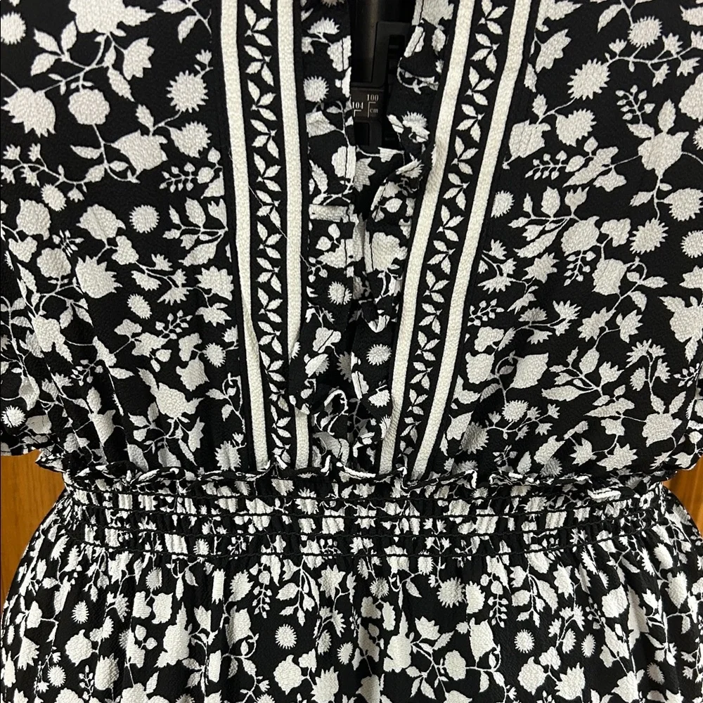 Black and White Floral Women's Dress - Picture 3 of 10